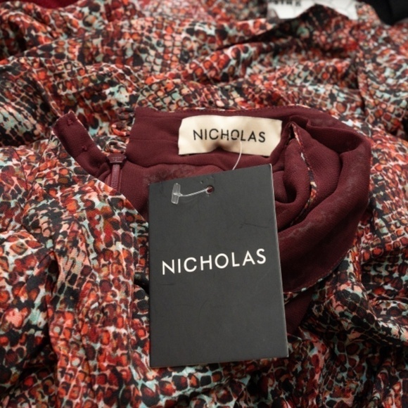 NICHOLAS. Cross Neck Keyhole Eleonor Printed Maxi Dress. - Picture 3 of 16